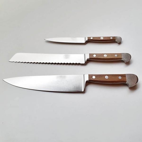 What Makes a Forged Kitchen Knife Superior.jpg