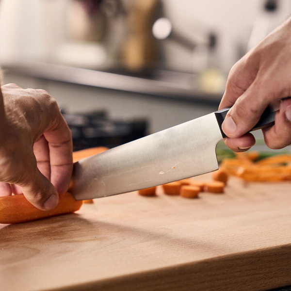 The Role of Forged Kitchen Knives in Gourmet and Restaurant Kitchens.jpg